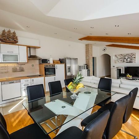 Apartments Selak スプリト エクステリア 写真