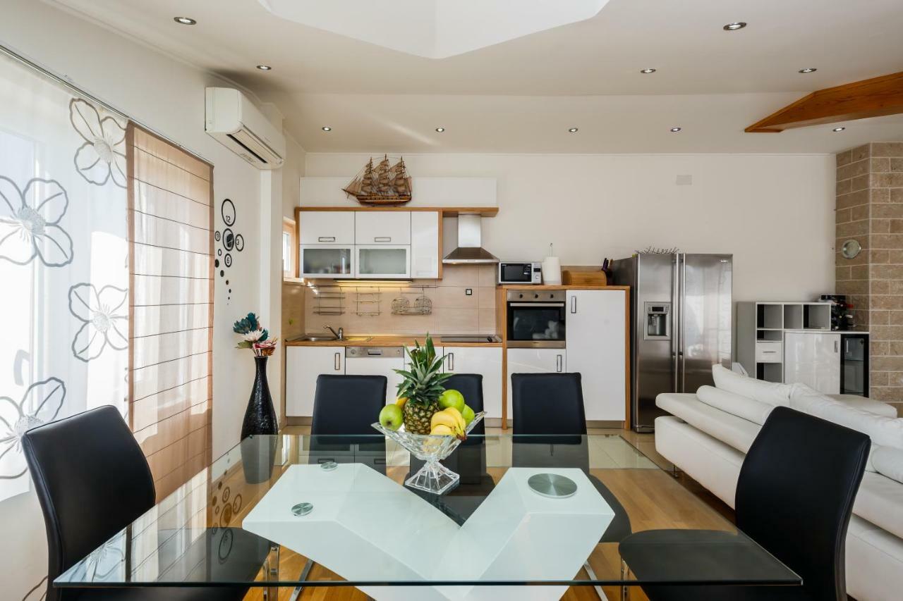 Apartments Selak スプリト エクステリア 写真
