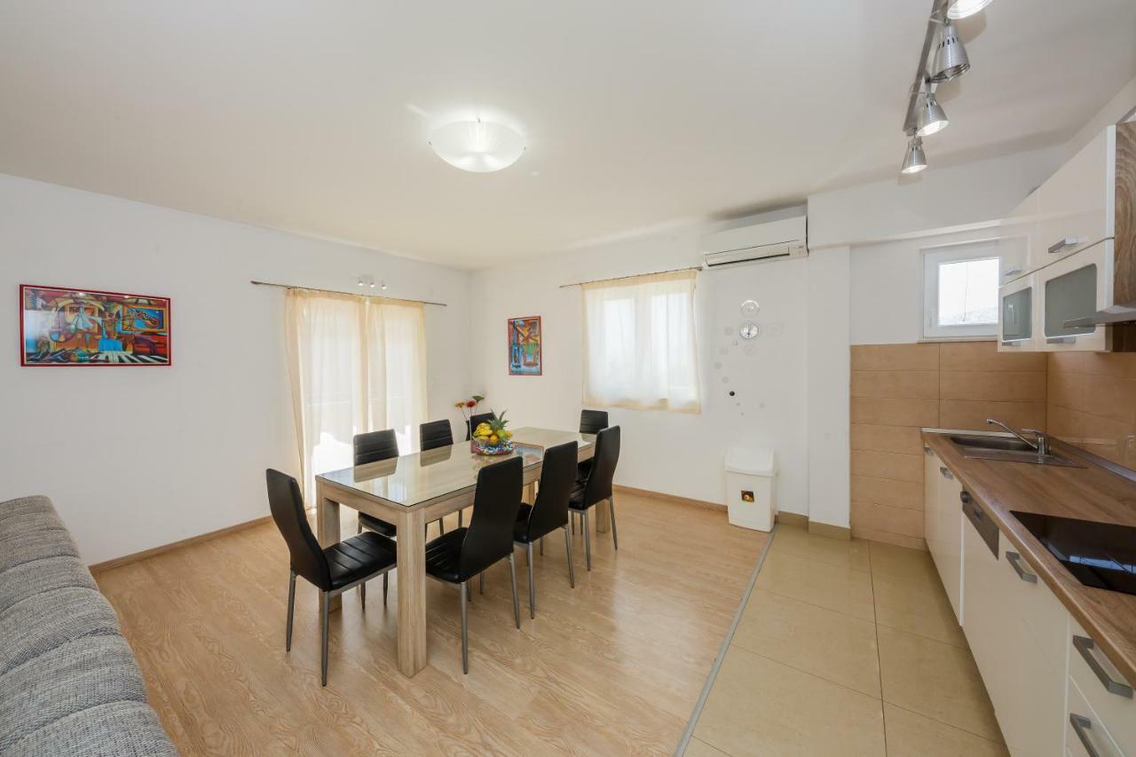 Apartments Selak スプリト エクステリア 写真