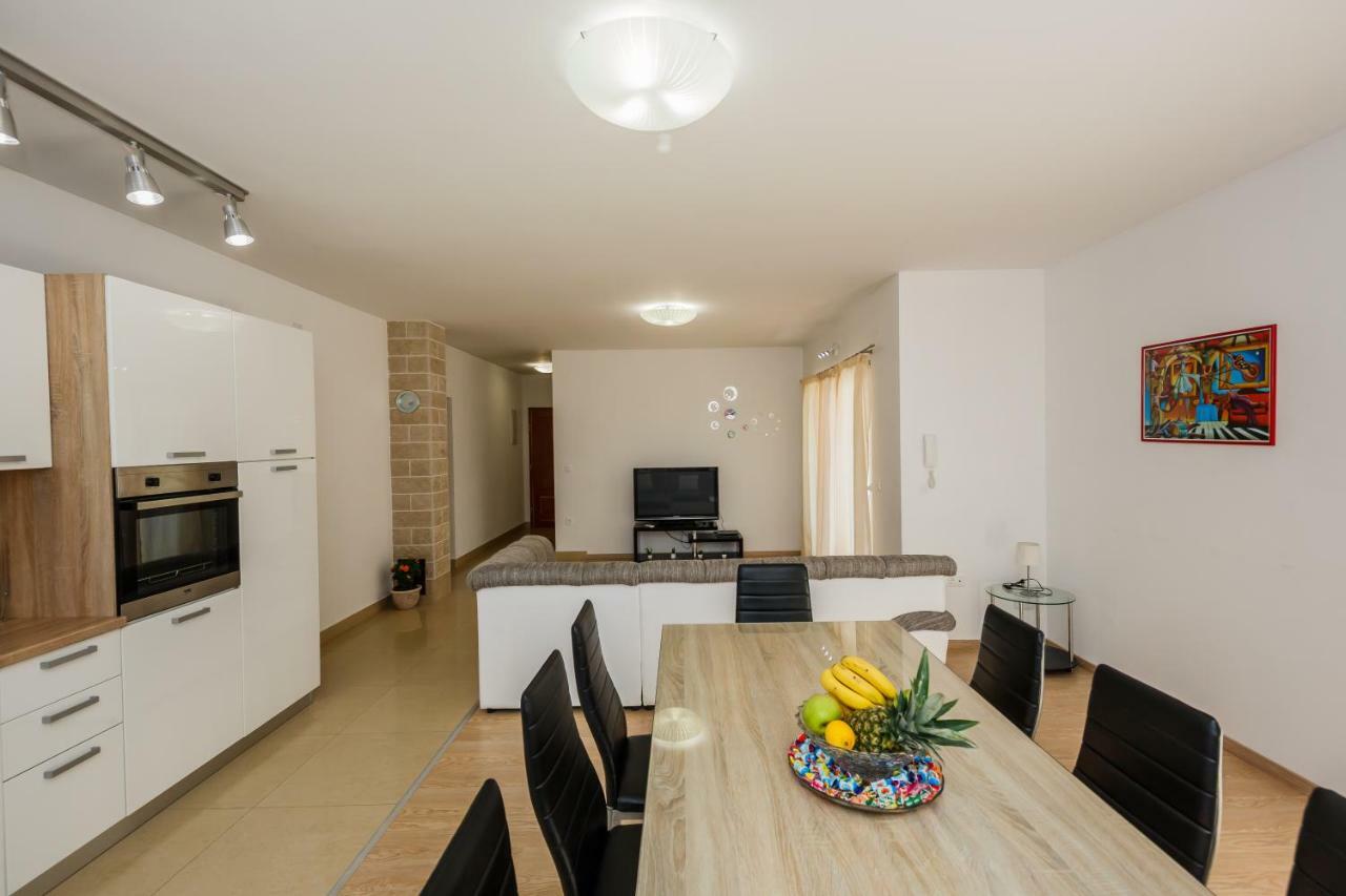 Apartments Selak スプリト エクステリア 写真