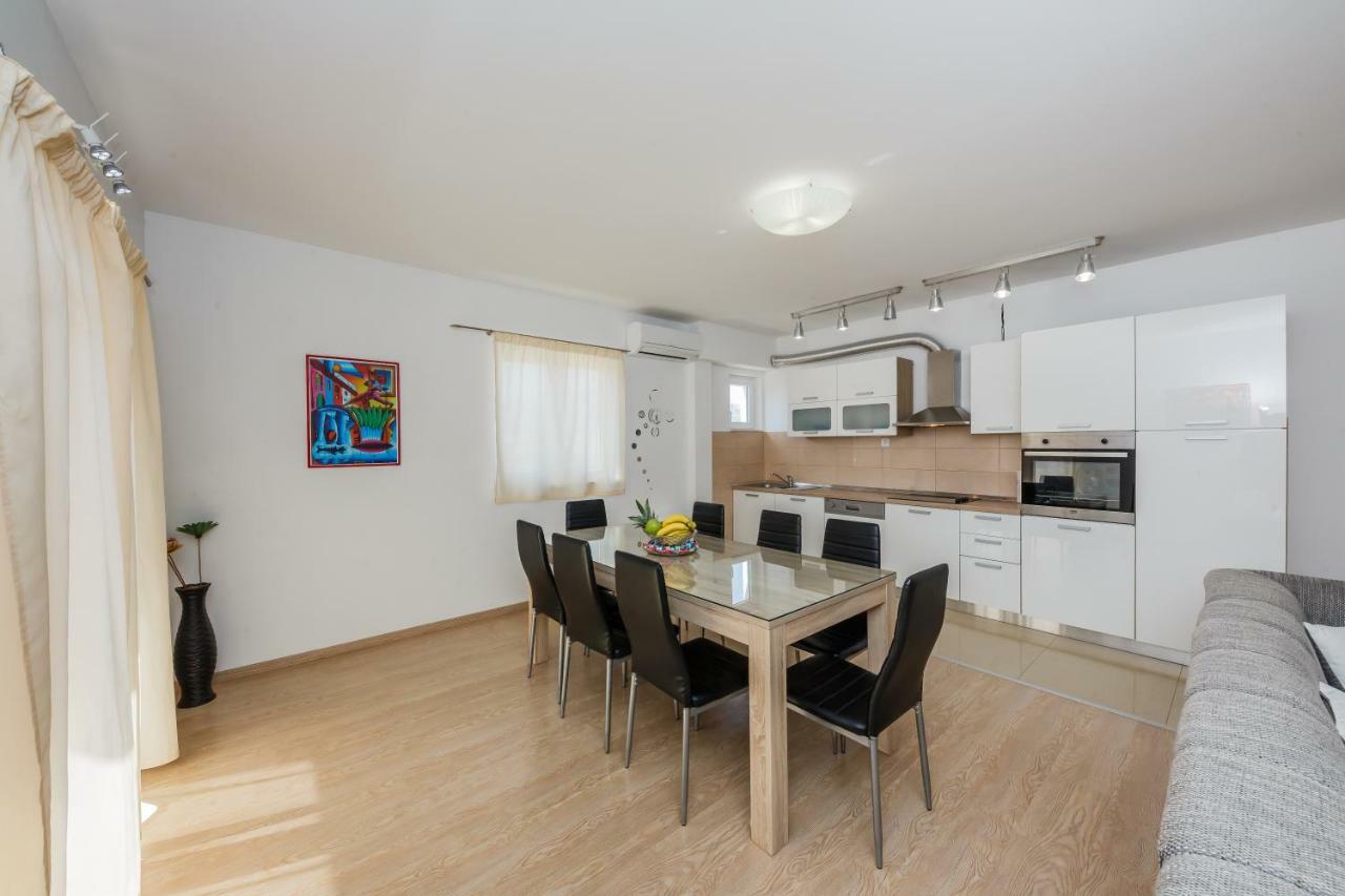 Apartments Selak スプリト エクステリア 写真