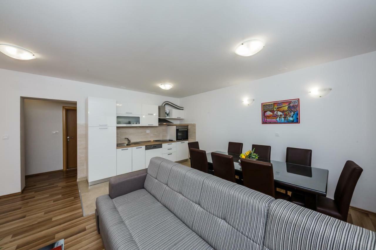 Apartments Selak スプリト エクステリア 写真